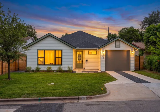 Single family home for sale at 302 El Paso St, Austin, TX 78704 | MLS# 9388397