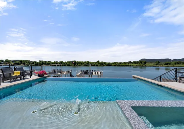 Photo 3 of Single family home for sale at 3208 River Oaks Dr, Kingsland, TX 78639 | MLS# 5568176 | Listing updated on 2026-09-27
