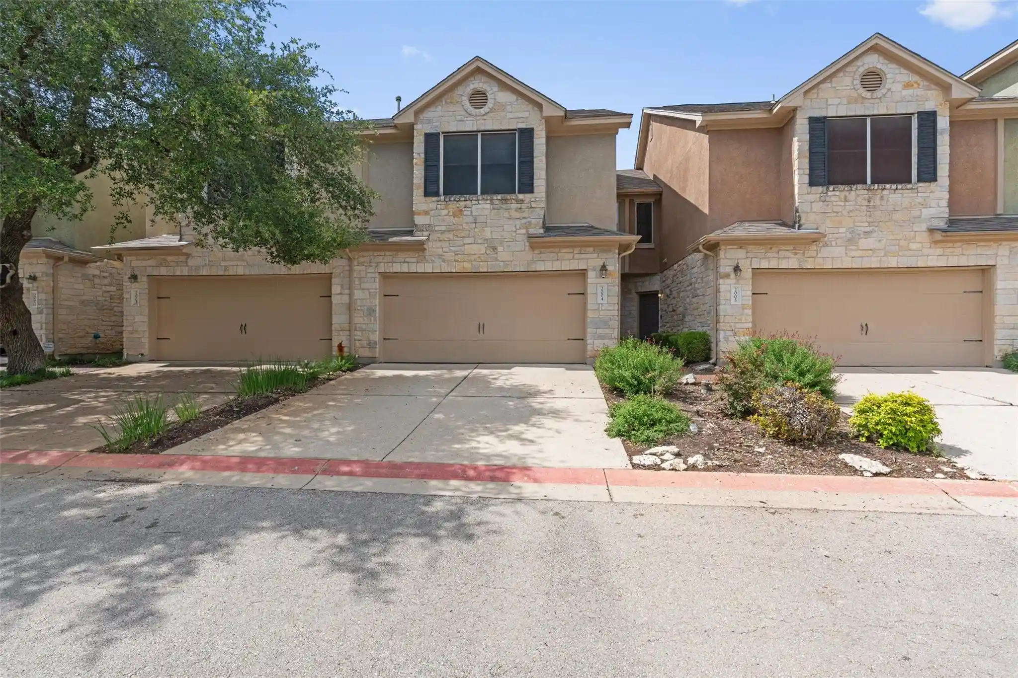 Listing Photo 2 - Condo for sale in 700 Mandarin Flyway located at 700 Mandarin Flyway, Cedar Park, TX 78613 - Unit #2004