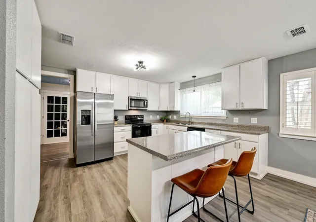 Photo 4 of Single family home for sale at 12501 Preece Dr, Austin, TX 78729 | MLS# 2437569 | Listing updated on 2026-09-15