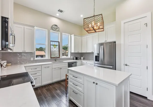Photo 4 of Single family home for sale at 26 Quiet Meadow Cir, Wimberley, TX 78676 | MLS# 5596335 | Listing updated on 2026-09-11