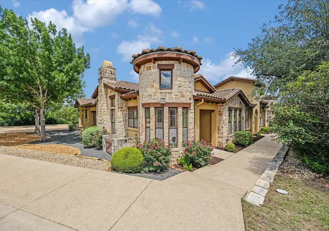 Listing Photo 1 - Condo for sale in building located at 103 Rivalto Cir, Lakeway, TX 78734 - Unit #1