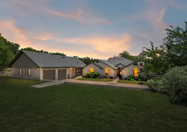 Photo 2 of Single family home for sale at 401 Twin Springs Rd, Georgetown, TX 78633 | MLS# 6892462 | Listing updated on 2026-10-06