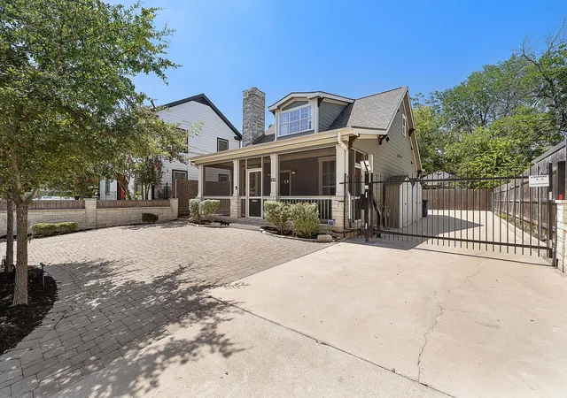 Photo 1 of Single family home for sale at 1011 E 38th 1/2 St, Austin, TX 78751 | MLS# 4074779 | Listing updated on 2026-10-02