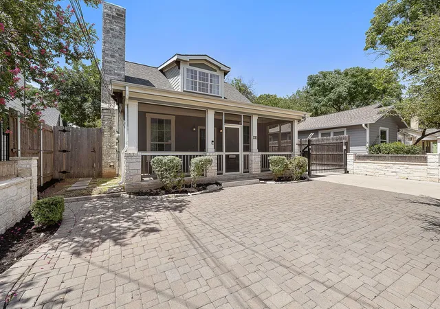 Photo 2 of Single family home for sale at 1011 E 38th 1/2 St, Austin, TX 78751 | MLS# 4074779 | Listing updated on 2026-10-02