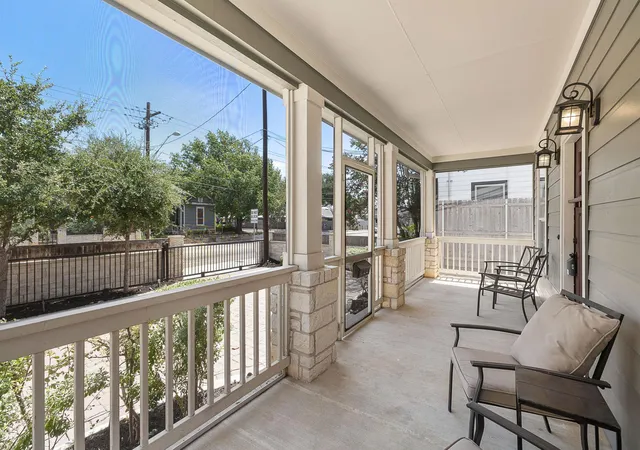 Photo 3 of Single family home for sale at 1011 E 38th 1/2 St, Austin, TX 78751 | MLS# 4074779 | Listing updated on 2026-10-02