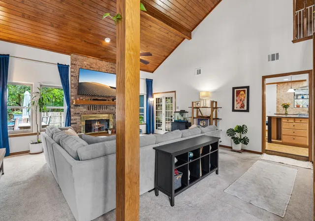 Photo 4 of Single family home for sale at 307 S Ridge Cir, Georgetown, TX 78628 | MLS# 2669390 | Listing updated on 2026-09-12