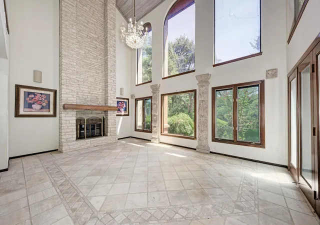 Photo 4 of Sale Pending at 10909 Legends Ln, Austin, TX 78747 | MLS# 3090666 | Listing updated on 2026-10-08