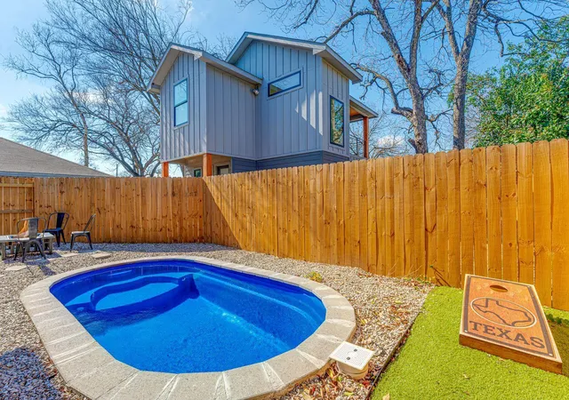 Condo for sale at 910 Tillery St, Austin, TX 78702 | MLS# 3967394