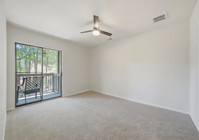 Listing Photo 4 - Condo for sale in building located at 4500 E Oltorf St, Austin, TX 78741 - Unit #A120