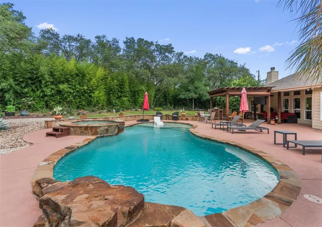 Photo 2 of Single family home for sale at 223 E Ridgewood Rd, Georgetown, TX 78633 | MLS# 2607332 | Listing updated on 2026-09-14