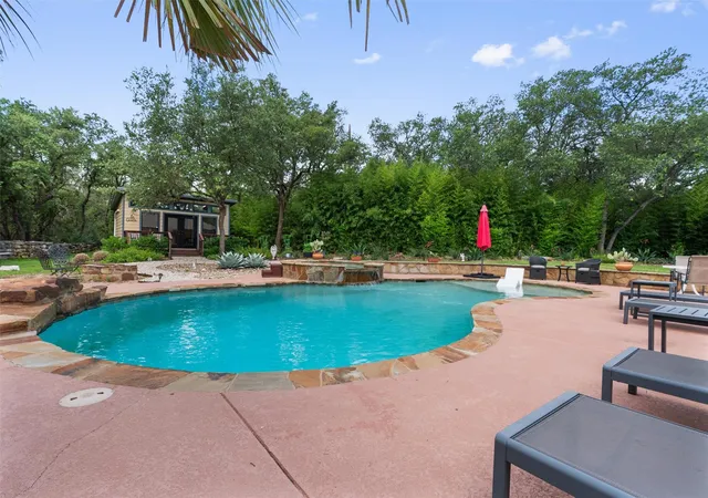 Photo 3 of Single family home for sale at 223 E Ridgewood Rd, Georgetown, TX 78633 | MLS# 2607332 | Listing updated on 2026-09-14