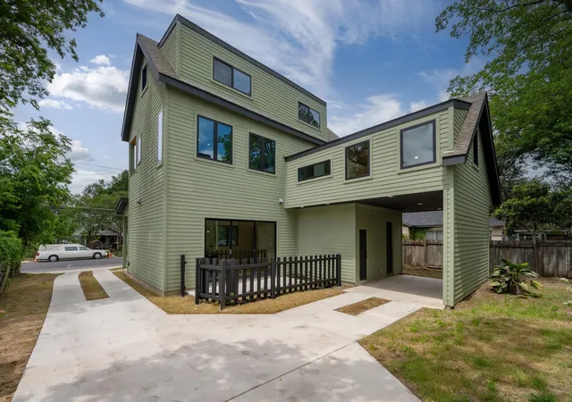 Photo 3 of Single family home for sale at 818 Stark St #A, Austin, TX 78756 | MLS# 7678256 | Listing updated on 2026-09-12