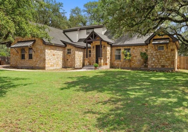 Photo 2 of Single family home for sale at 101 Winding Oak Dr, Johnson City, TX 78636 | MLS# 7080964 | Listing updated on 2026-09-15