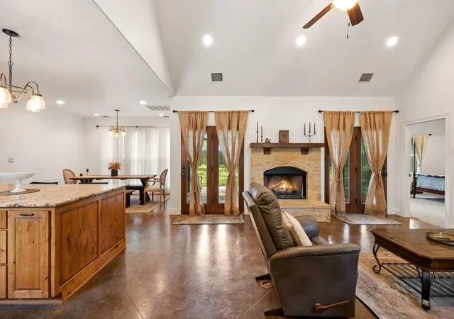 Photo 3 of Single family home for sale at 101 Winding Oak Dr, Johnson City, TX 78636 | MLS# 7080964 | Listing updated on 2026-09-15