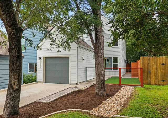 Photo 1 of Single family home for sale at 3215 Aldwyche Dr, Austin, TX 78704 | MLS# 1013336 | Listing updated on 2026-09-14