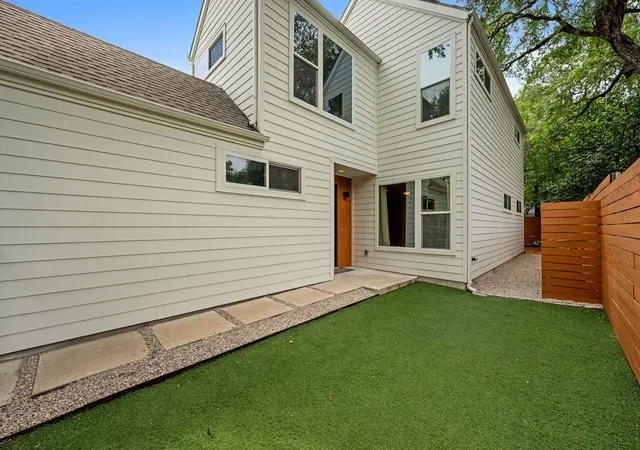 Photo 2 of Single family home for sale at 3215 Aldwyche Dr, Austin, TX 78704 | MLS# 1013336 | Listing updated on 2026-09-14