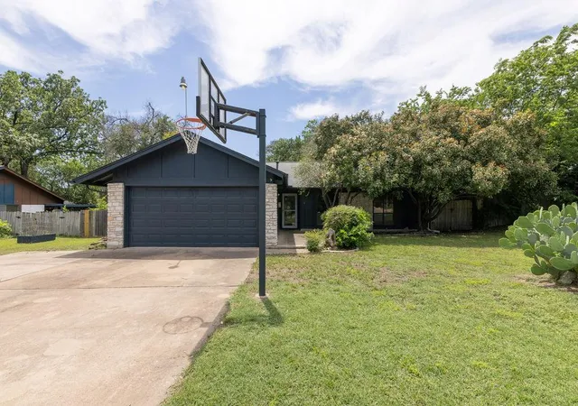 Photo 1 of Single family home for sale at 5310 Presidio Rd, Austin, TX 78745 | MLS# 5156846 | Listing updated on 2026-09-13