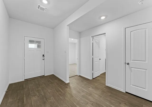 Photo 4 of Single family home for sale at 663 Ebbsfleet Dr, Kyle, TX 78640 | MLS# 5101520 | Listing updated on 2026-09-14