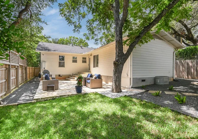 Photo 3 of Single family home for sale at 605 Deep Eddy Ave, Austin, TX 78703 | MLS# 9536376 | Listing updated on 2026-10-07