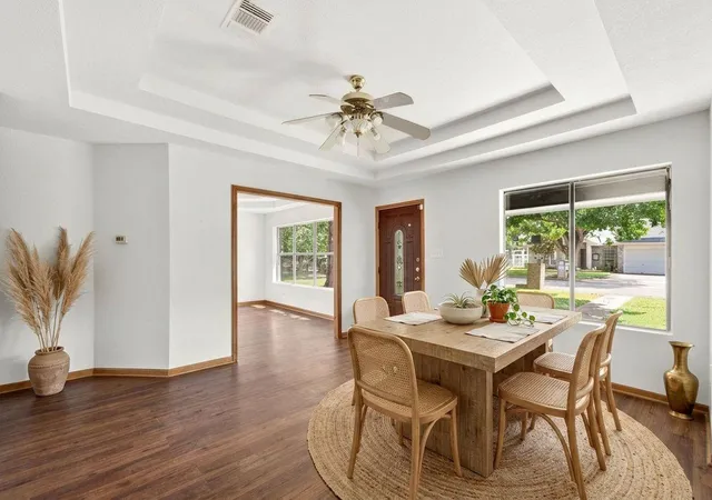 Photo 4 of Single family home for sale at 903 Travis St, Lockhart, TX 78644 | MLS# 5113261 | Listing updated on 2026-10-06