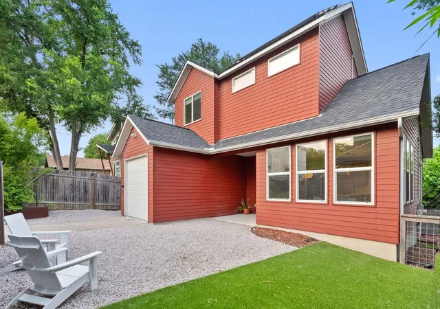 Photo 1 of Single family home for sale at 1709 Perez St #2, Austin, TX 78721 | MLS# 6120874 | Listing updated on 2026-09-13