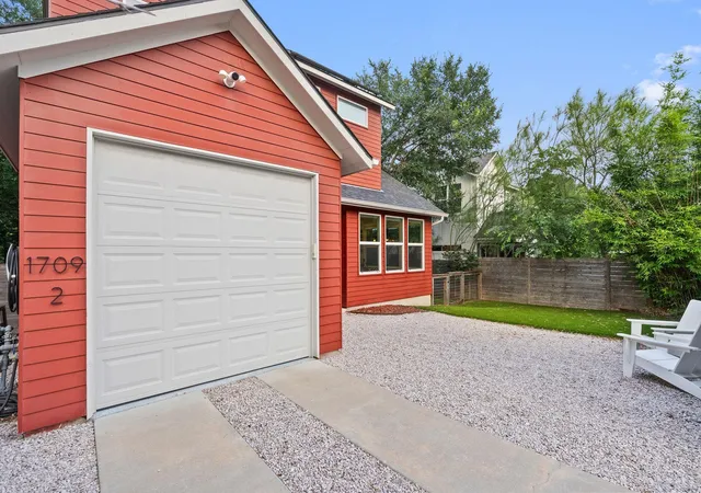 Photo 2 of Single family home for sale at 1709 Perez St #2, Austin, TX 78721 | MLS# 6120874 | Listing updated on 2026-09-13