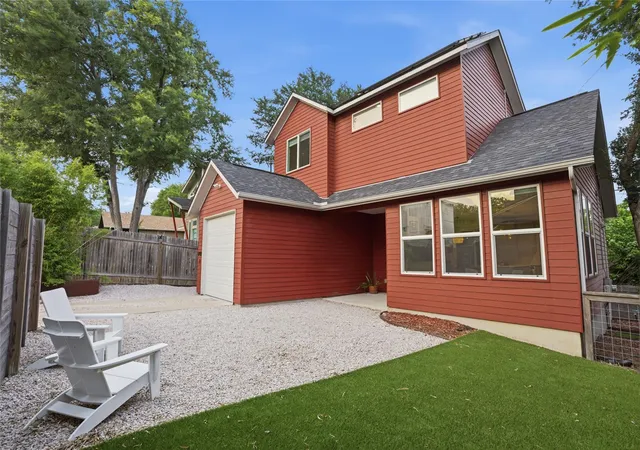 Photo 3 of Single family home for sale at 1709 Perez St #2, Austin, TX 78721 | MLS# 6120874 | Listing updated on 2026-09-13