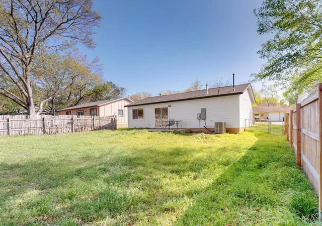 Photo 1 of Single family home for sale at 408 Blueberry Hl, Austin, TX 78745 | MLS# 7428270 | Listing updated on 2026-10-01