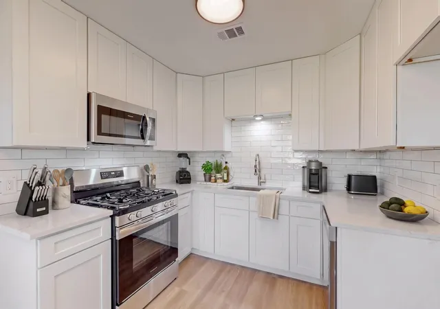Photo 4 of Single family home for sale at 408 Blueberry Hl, Austin, TX 78745 | MLS# 7428270 | Listing updated on 2026-10-01