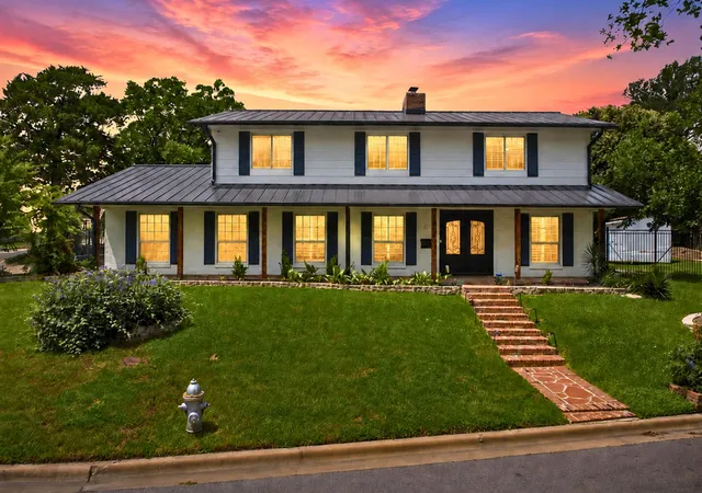 Photo 1 of Sale Pending at 3409 Lakeside Dr, Austin, TX 78723 | MLS# 5654948 | Listing updated on 2026-10-26