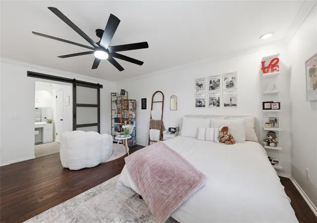 Photo 3 of Sale Pending at 3409 Lakeside Dr, Austin, TX 78723 | MLS# 5654948 | Listing updated on 2026-10-26