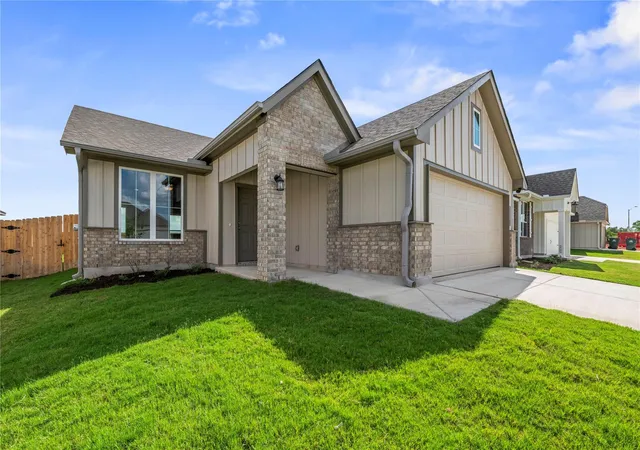 Photo 2 of Single family home for sale at 251 Gus Loop, Georgetown, TX 78626 | MLS# 7934827 | Listing updated on 2026-09-15