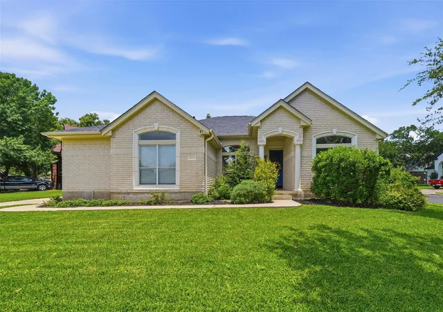 Photo 2 of Single family home for sale at 4022 Honey Bear Loop, Round Rock, TX 78681 | MLS# 2953725 | Listing updated on 2026-10-05