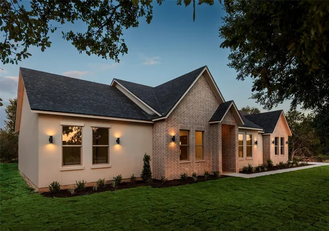 Single family home for sale at 301 Onion Crk Ln, Driftwood, TX 78619 | MLS# 6614402 | Listing updated on 2026-09-16