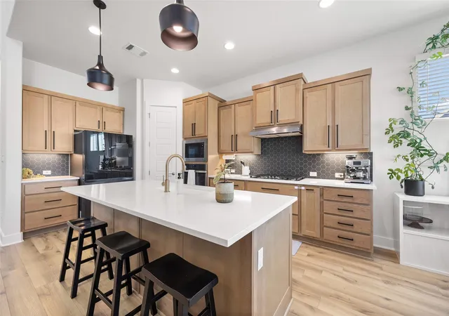 Photo 3 of Single family home for sale at 531 Great Lawn Bnd, Liberty Hill, TX 78642 | MLS# 5138007 | Listing updated on 2026-10-14