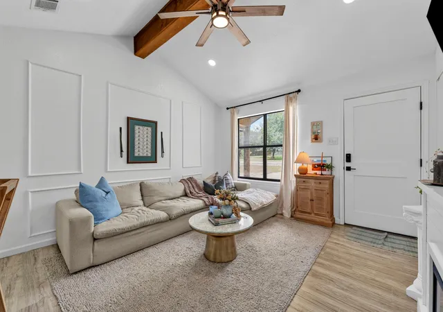Photo 2 of Single family home for sale at 308 River Hills Dr, San Marcos, TX 78666 | MLS# 7676196 | Listing updated on 2026-09-18
