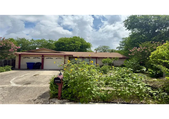 Photo 1 of Single family home for sale at 5935 Lake Champlain St, San Antonio, TX 78233 | MLS# 5123828 | Listing updated on 2026-09-23