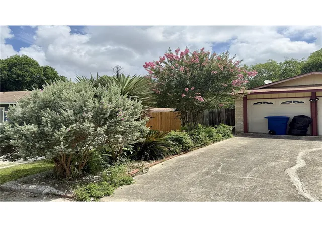 Photo 2 of Single family home for sale at 5935 Lake Champlain St, San Antonio, TX 78233 | MLS# 5123828 | Listing updated on 2026-09-23