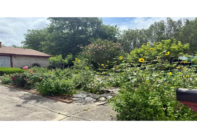 Photo 3 of Single family home for sale at 5935 Lake Champlain St, San Antonio, TX 78233 | MLS# 5123828 | Listing updated on 2026-09-23