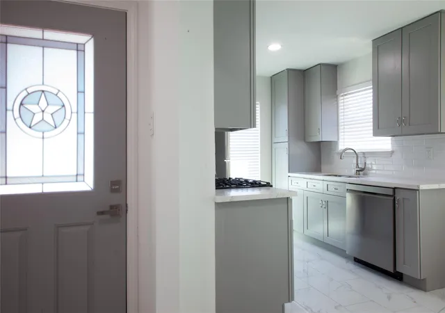 Photo 2 of Single family home for sale at 11614 Pearwood Pl, Austin, TX 78758 | MLS# 9514292 | Listing updated on 2026-09-13
