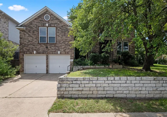 Photo 2 of Sale Pending at 7000 Colberg Ct, Austin, TX 78749 | MLS# 4072917 | Listing updated on 2026-10-09