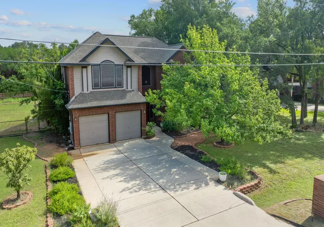 Photo 3 of Single family home for sale at 222 Primrose Dr, Kyle, TX 78640 | MLS# 8775199 | Listing updated on 2026-09-12