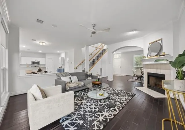 Photo 3 of Single family home for sale at 3917 Cyn Glen Cir, Austin, TX 78732 | MLS# 1449859 | Listing updated on 2026-09-13