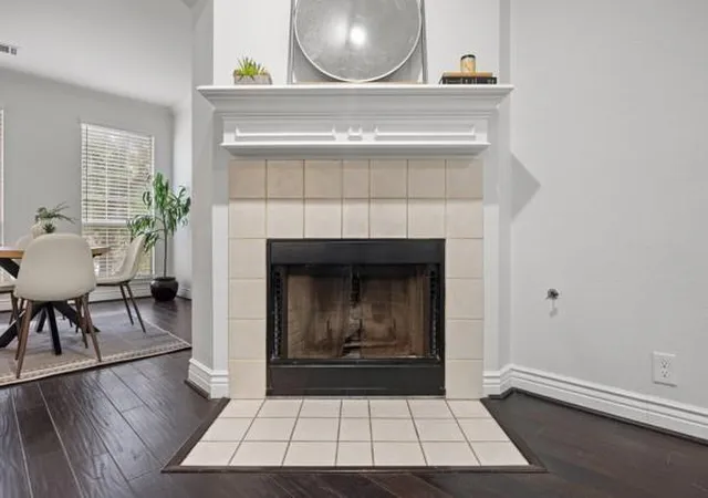 Photo 4 of Single family home for sale at 3917 Cyn Glen Cir, Austin, TX 78732 | MLS# 1449859 | Listing updated on 2026-09-13