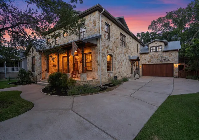 Photo 3 of Single family home for sale at 5503 New Hvn Ct, Austin, TX 78756 | MLS# 7539560 | Listing updated on 2026-10-07