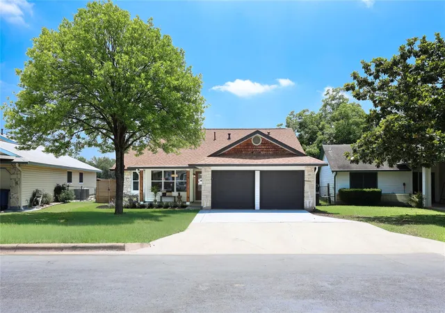 Photo 3 of Single family home for sale at 9911 Woodshire Dr, Austin, TX 78748 | MLS# 8885359 | Listing updated on 2026-10-05