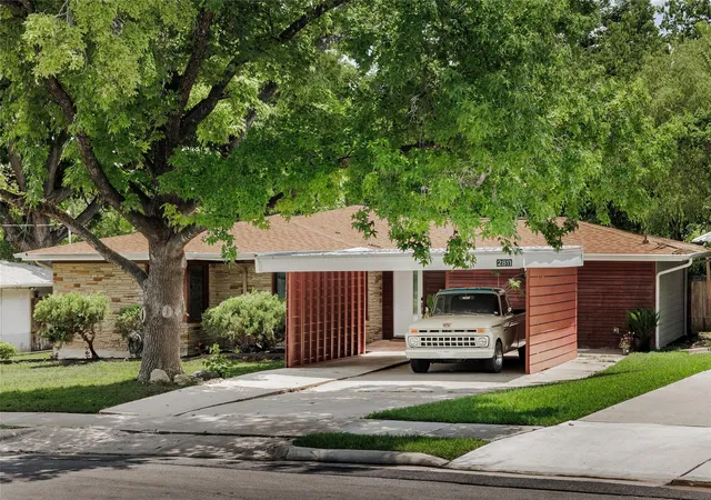 Photo 2 of Single family home for sale at 2811 W Fresco Dr, Austin, TX 78731 | MLS# 3909268 | Listing updated on 2026-09-18
