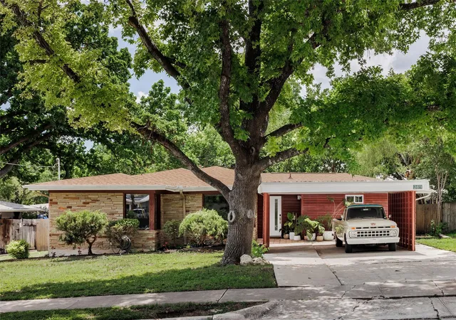 Photo 3 of Single family home for sale at 2811 W Fresco Dr, Austin, TX 78731 | MLS# 3909268 | Listing updated on 2026-09-18