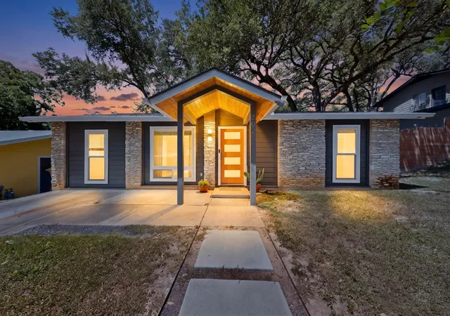 Photo 1 of Single family home for sale at 302 Rowland Dr, Austin, TX 78745 | MLS# 2014965 | Listing updated on 2026-09-14